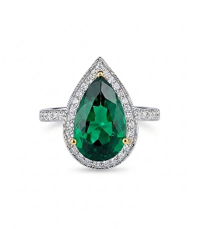 Emerald Royale Ring