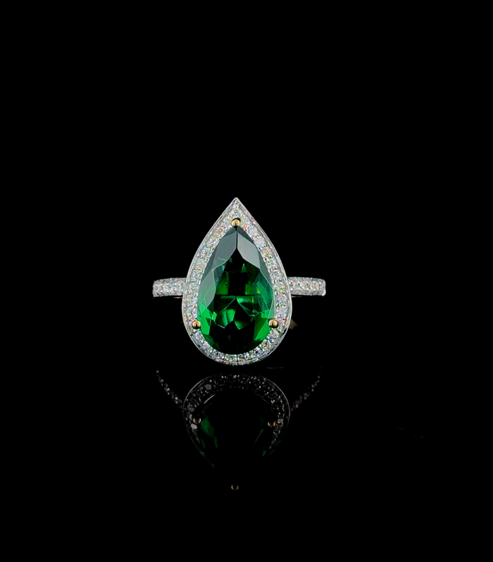 Emerald Royale Ring