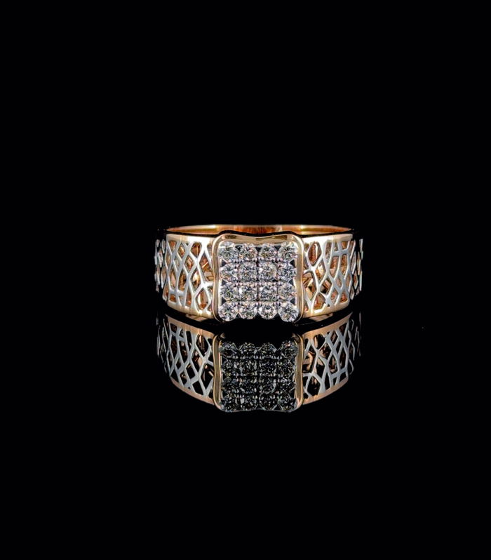 Luxe Crest Band Ring