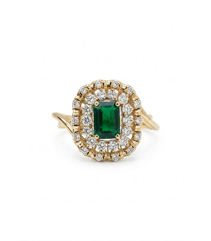 Regal Emerald Diamond Ring